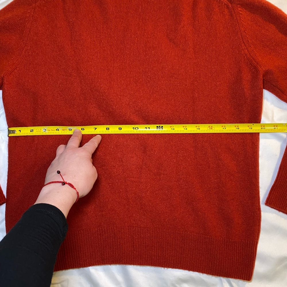 EUC So Soft and Cozy!! Skull Cashmere 100% Cashmere Red Long Sleeved Sweater - Picture 8 of 9